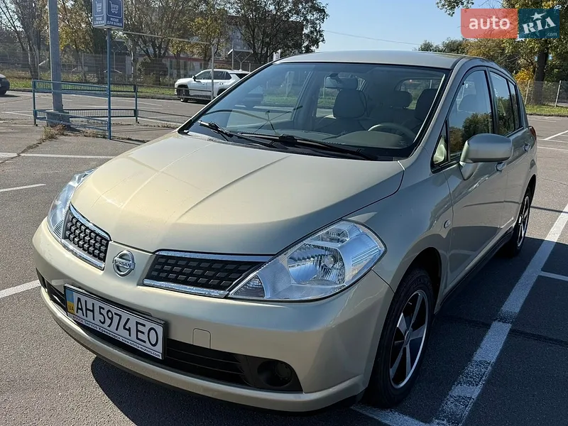 Nissan TIIDA