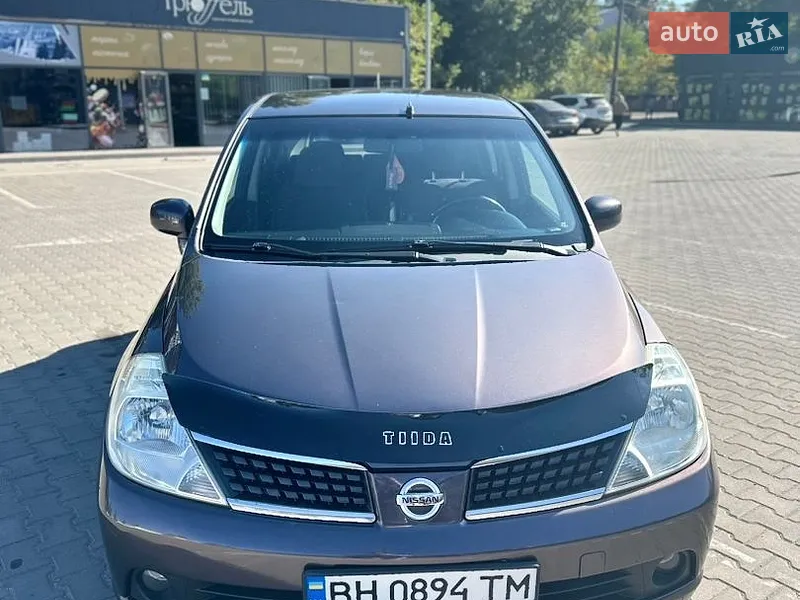 Nissan TIIDA