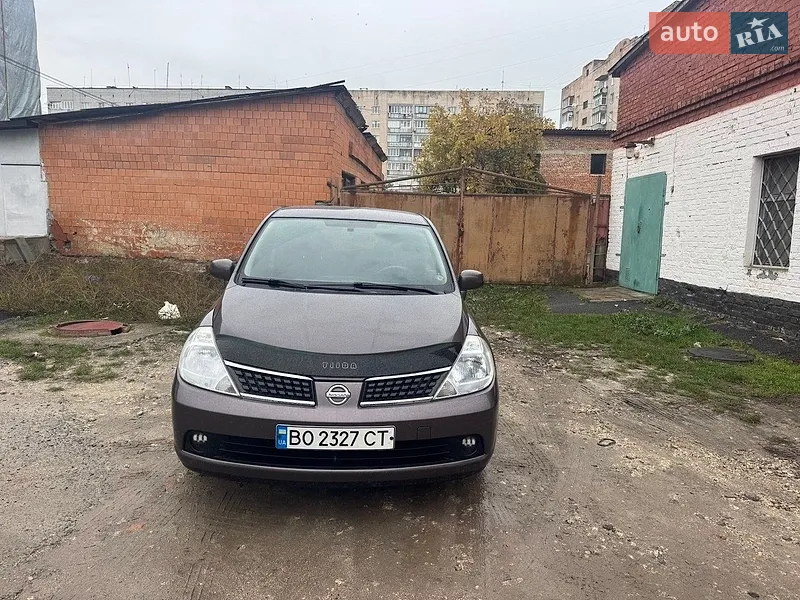Nissan TIIDA