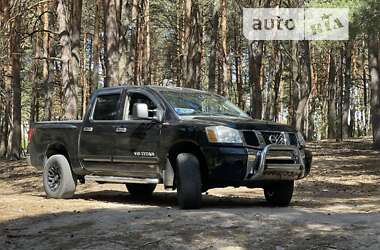 Пикап Nissan Titan 2006 в Вараше
