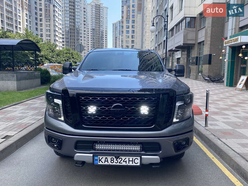 Пікап Nissan Titan 2018 в Києві