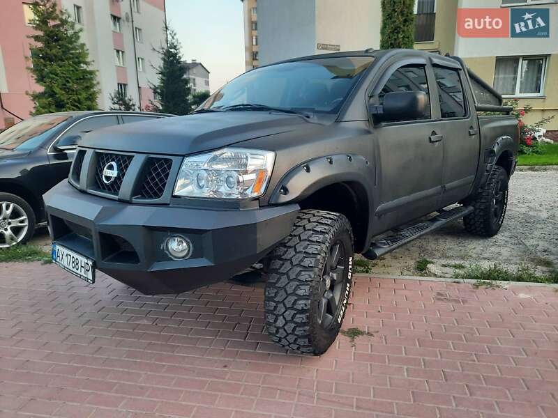 Nissan Titan 2015