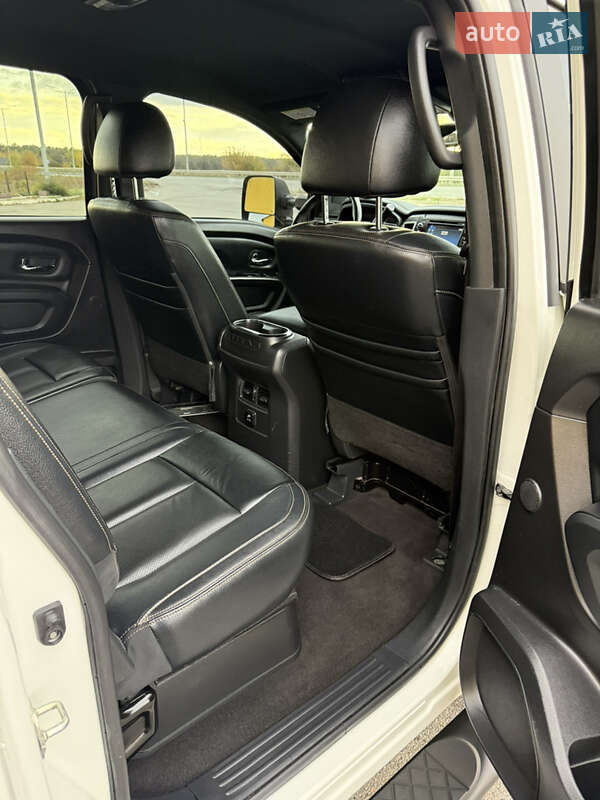 Грузовой фургон Nissan Titan 2018 в Киеве