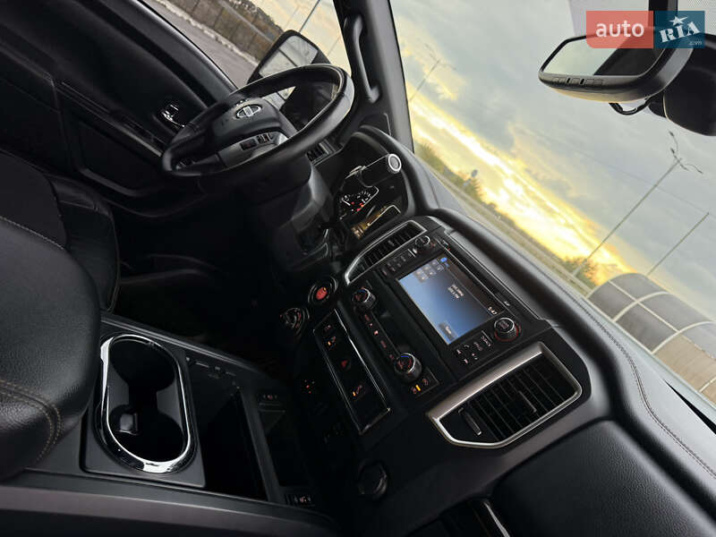 Грузовой фургон Nissan Titan 2018 в Киеве