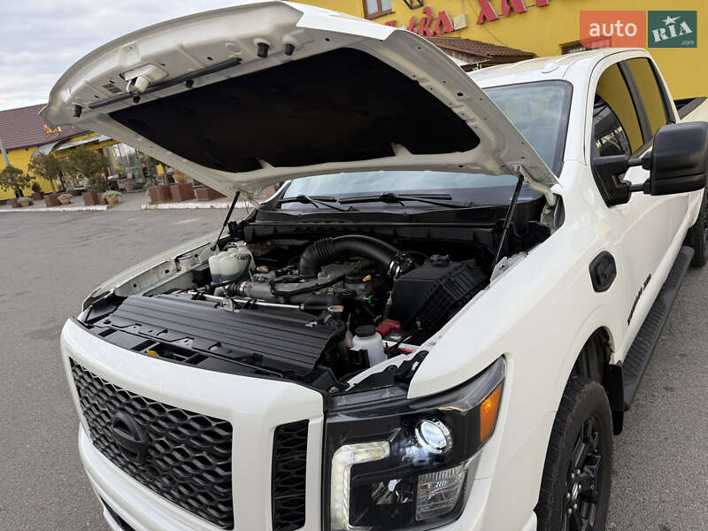 Грузовой фургон Nissan Titan 2018 в Киеве