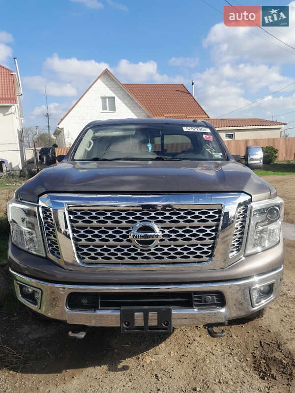 Nissan Titan 2017