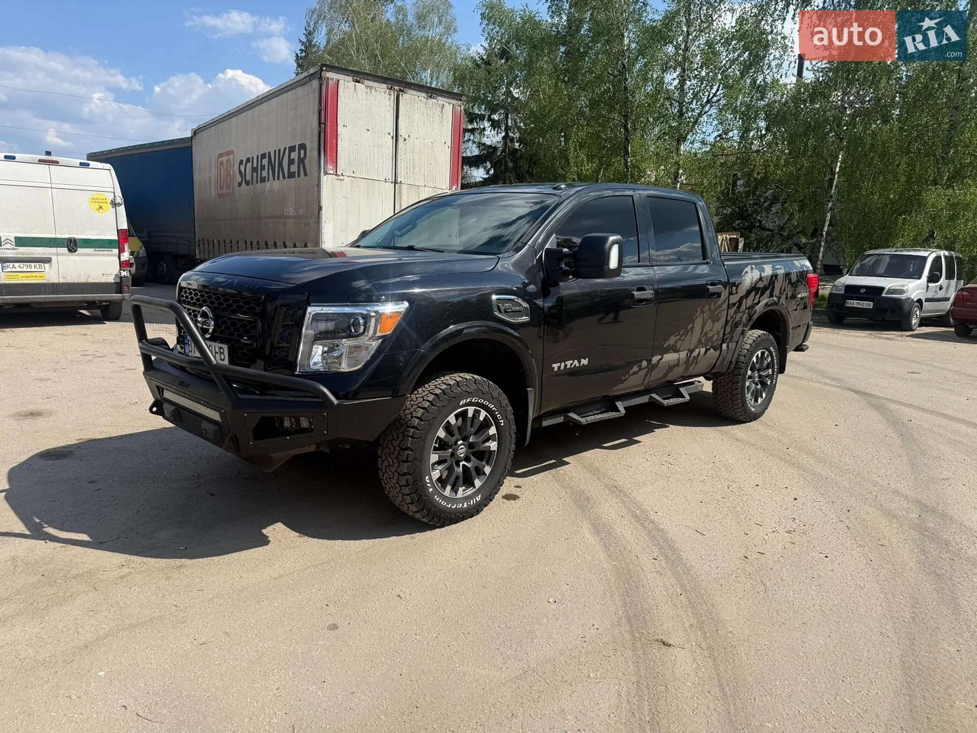 2017 Nissan Titan - мініатюра 11