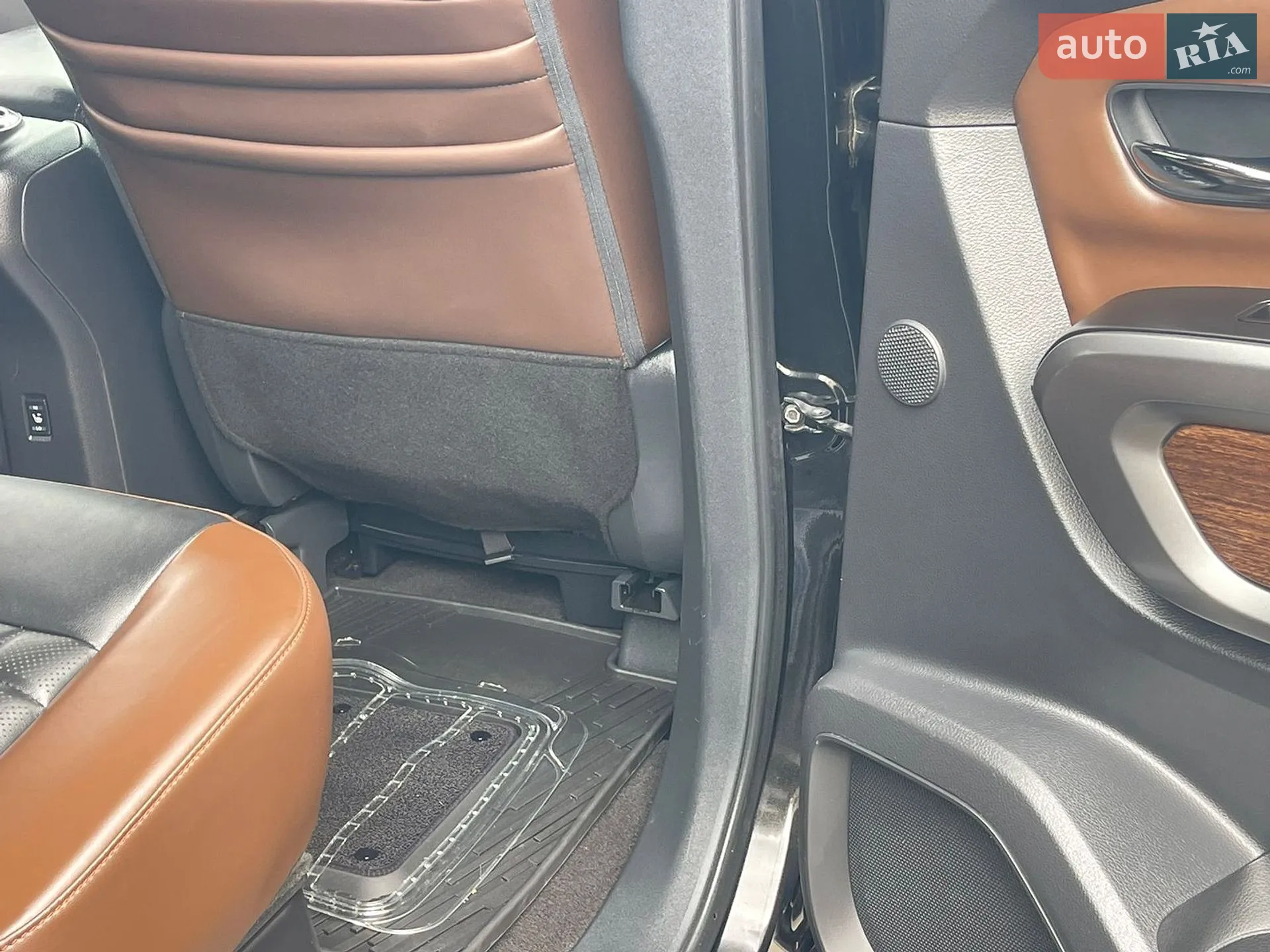 2019 Nissan Titan - мініатюра 24