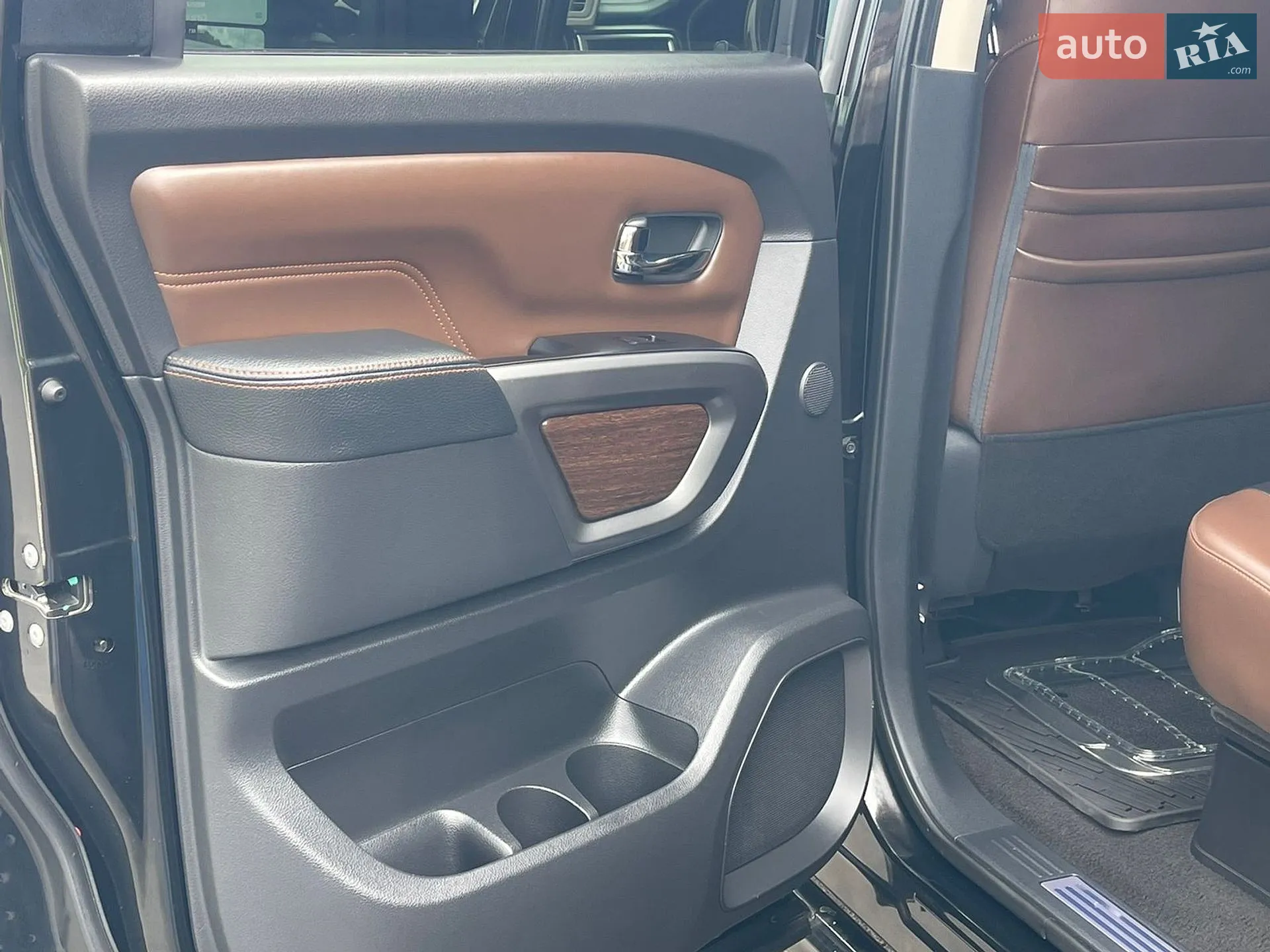 2019 Nissan Titan - мініатюра 31