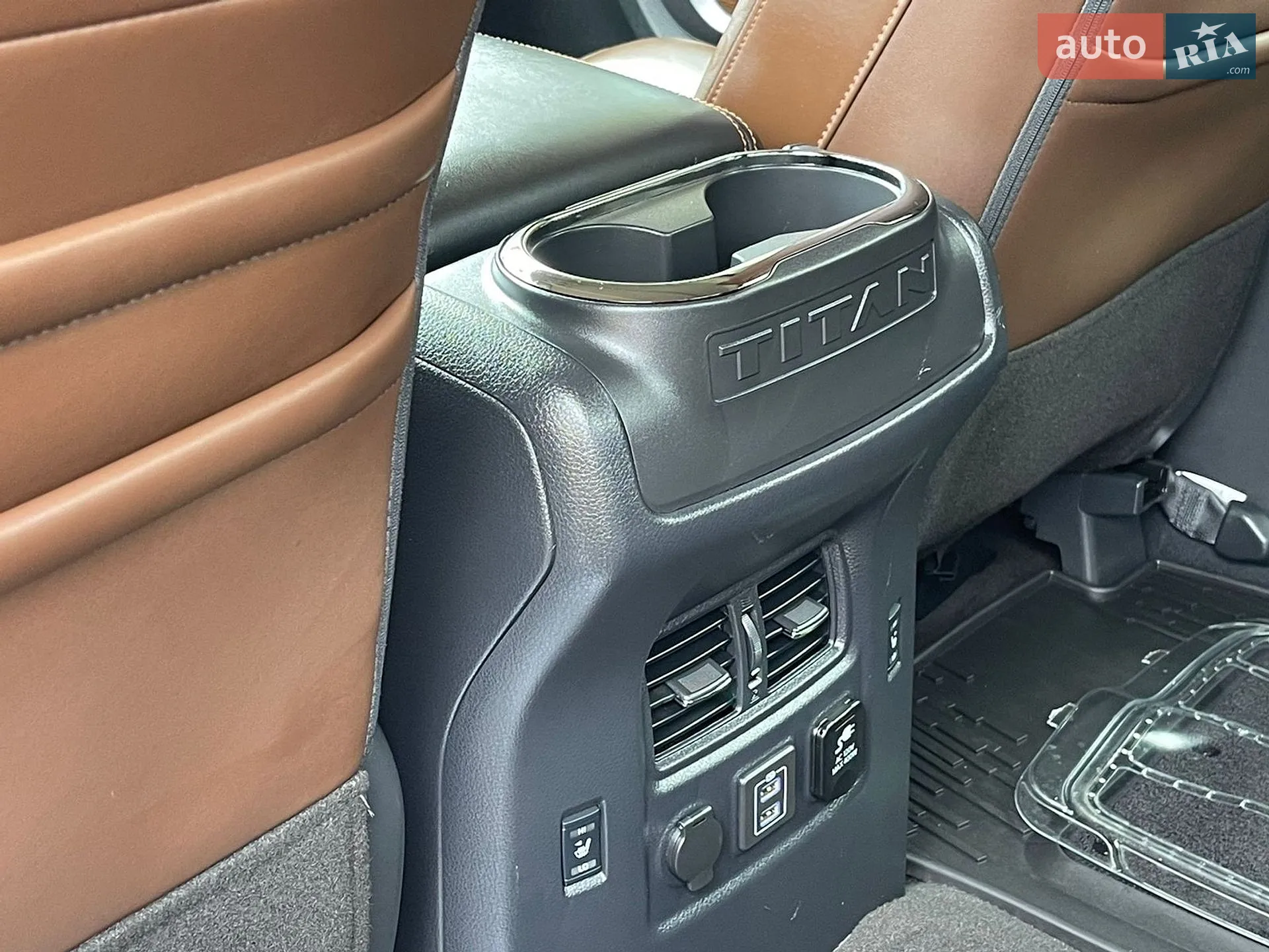 2019 Nissan Titan - мініатюра 28