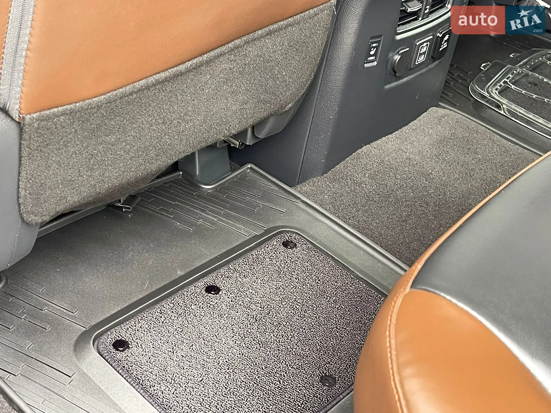 2019 Nissan Titan - мініатюра 29