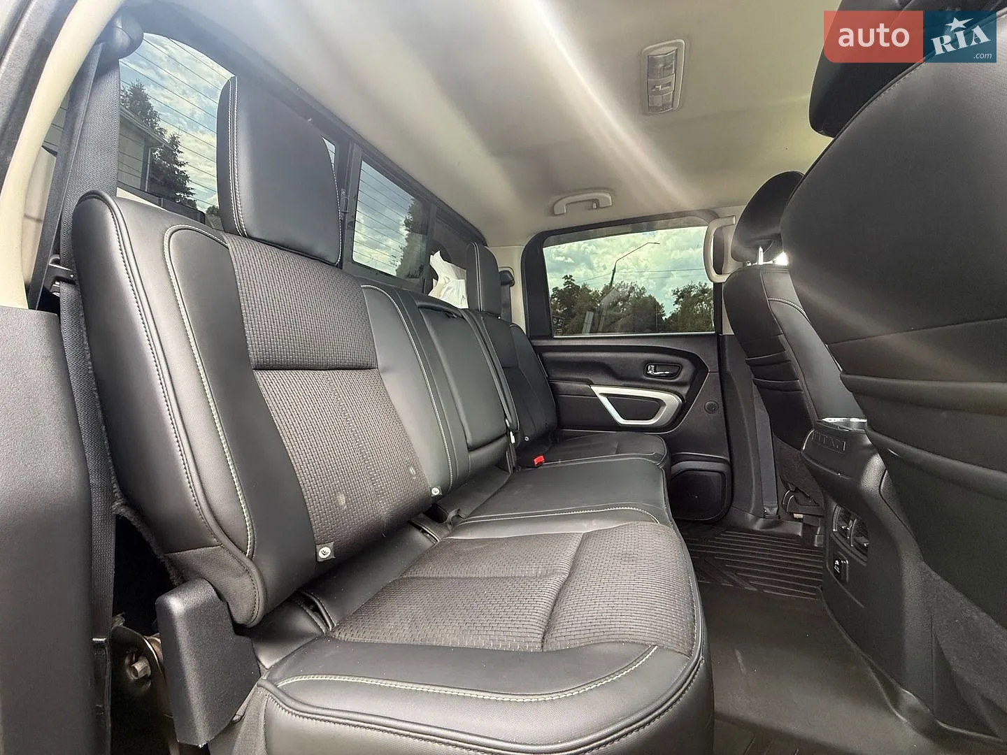 2016 Nissan Titan - мініатюра 12
