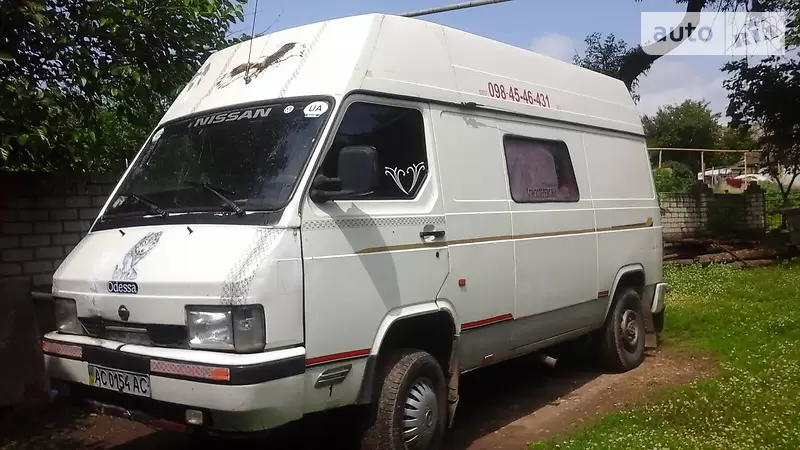 Nissan Trade 1998