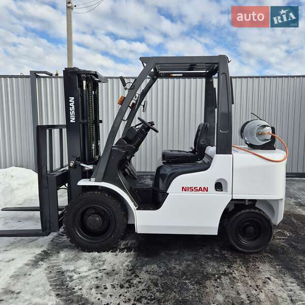 Вилочный погрузчик Nissan UGD 2012 в Пустомытах