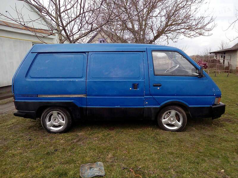 Мінівен Nissan Vanette 1991 в Турійську