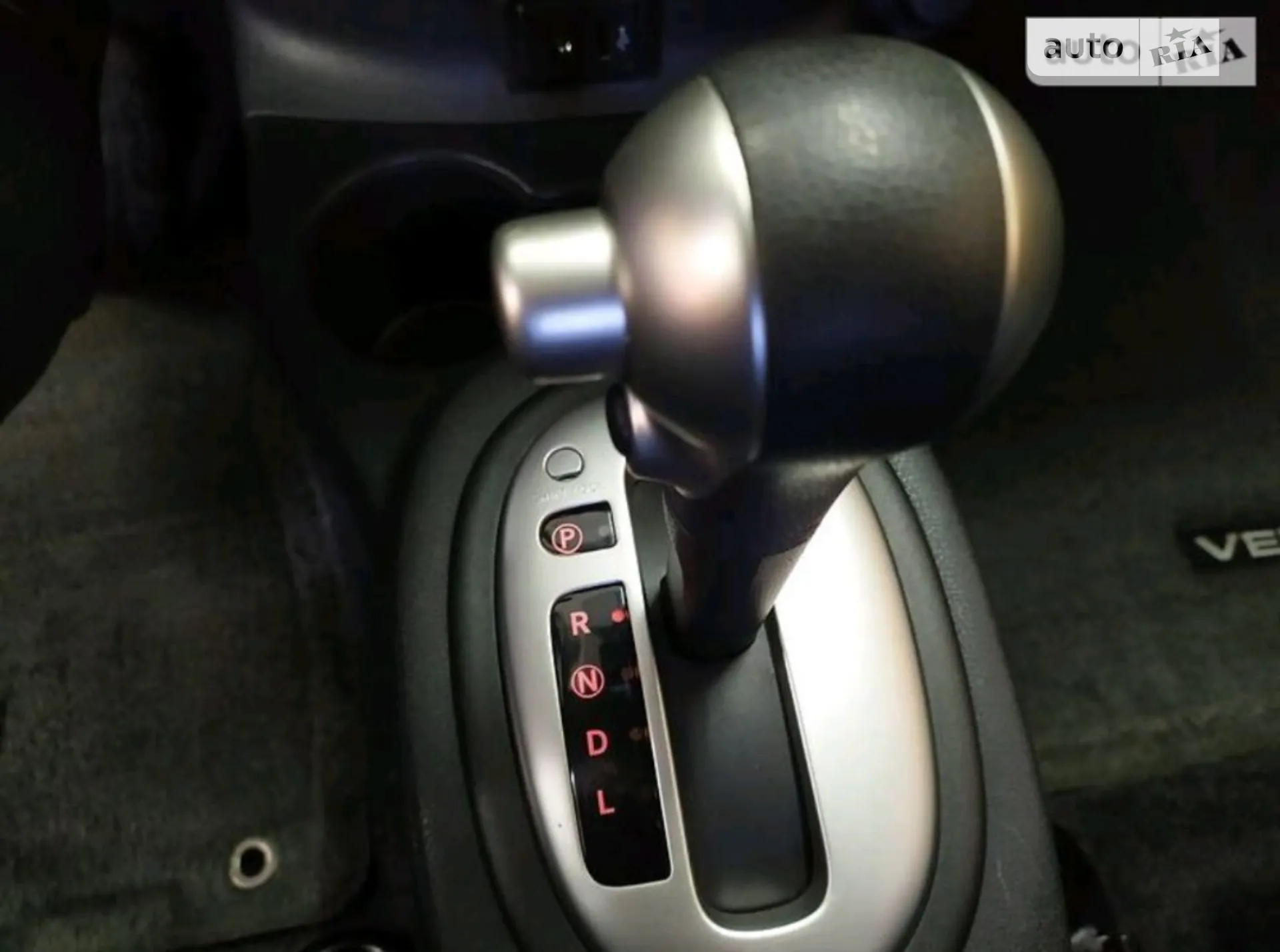 2017 Nissan Versa - мініатюра 10