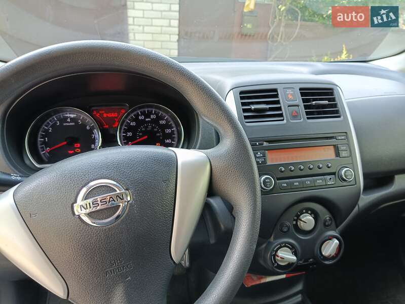 Хэтчбек Nissan Versa Note 2014 в Киеве