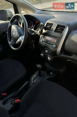 Хэтчбек Nissan Versa Note 2014 в Городке