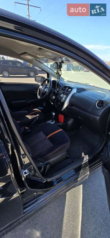 Хэтчбек Nissan Versa Note 2015 в Святопетровское