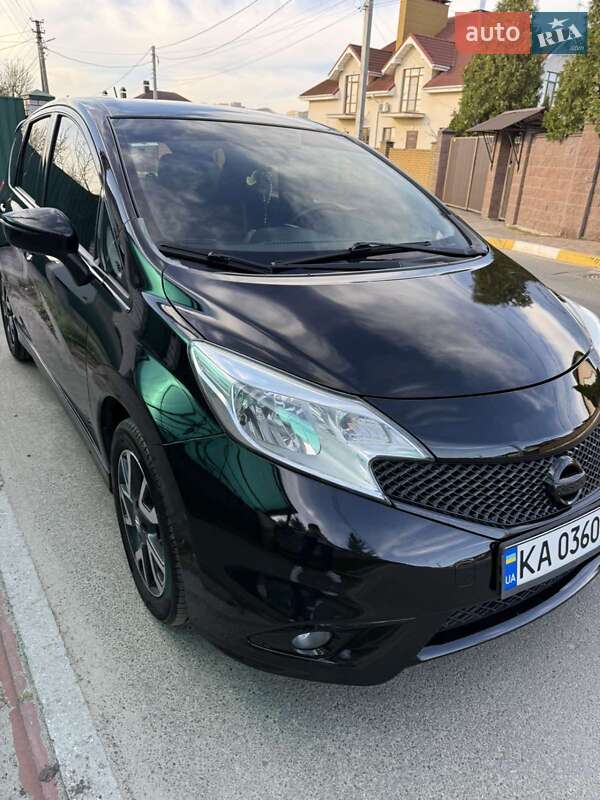 Хэтчбек Nissan Versa Note 2015 в Святопетровское