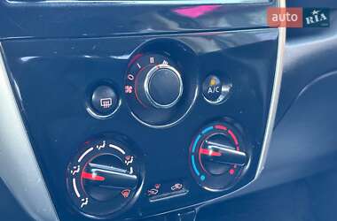 Хетчбек Nissan Versa Note 2016 в 