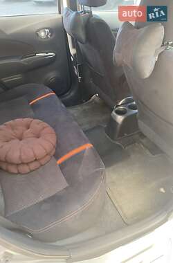 Хэтчбек Nissan Versa Note 2015 в 