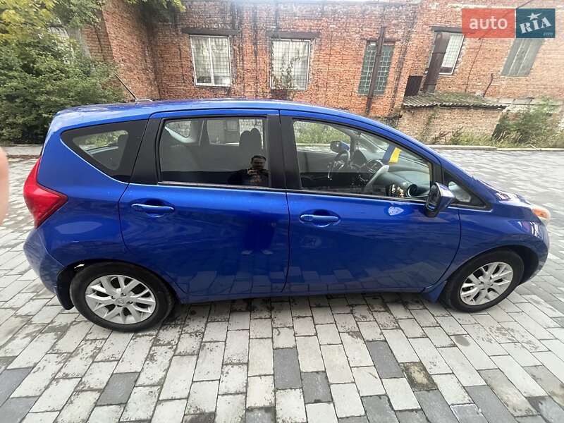 Хэтчбек Nissan Versa Note 2016 в Львове