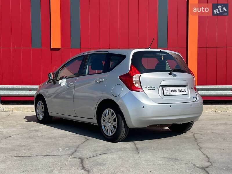 Хэтчбек Nissan Versa Note 2015 в Киеве