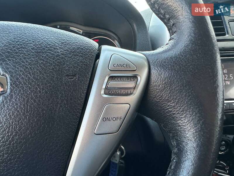 Хэтчбек Nissan Versa Note 2015 в Киеве
