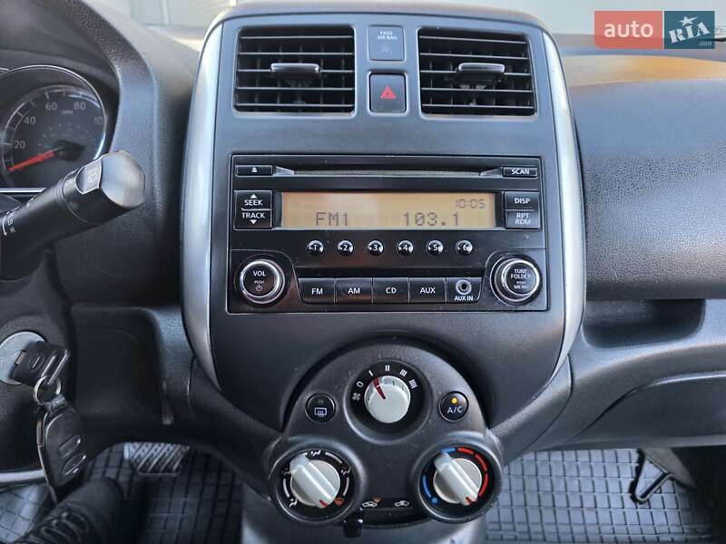 Хэтчбек Nissan Versa Note 2014 в Хмельницком