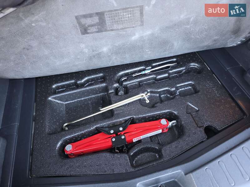 Хэтчбек Nissan Versa Note 2014 в Хмельницком