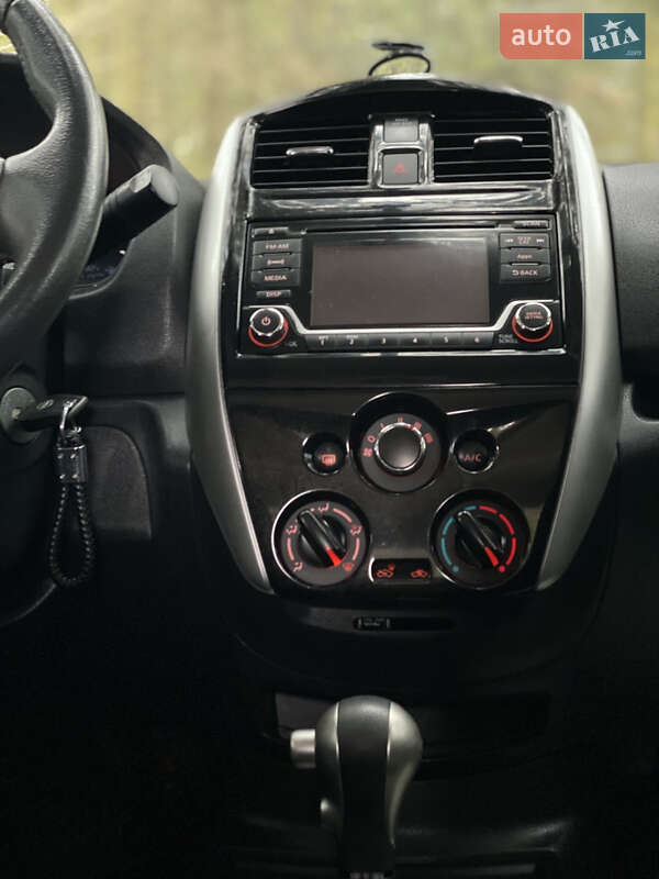 Хэтчбек Nissan Versa Note 2015 в Бурштыне