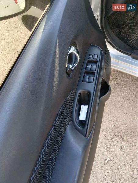 Хетчбек Nissan Versa Note 2017 в Києві