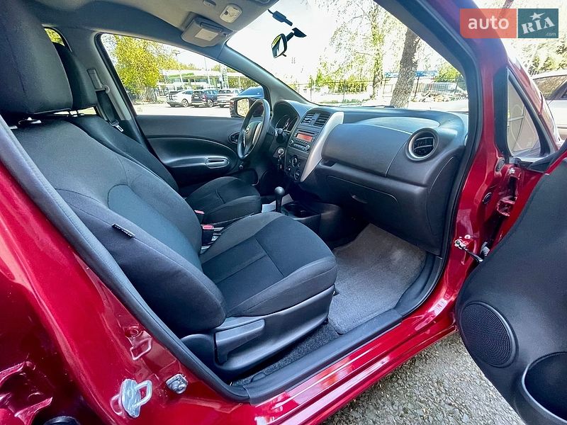 Хэтчбек Nissan Versa Note 2016 в Киеве