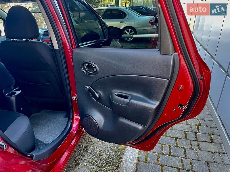Хэтчбек Nissan Versa Note 2016 в Киеве