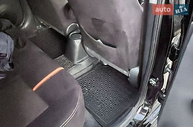 Хэтчбек Nissan Versa Note 2017 в Запорожье