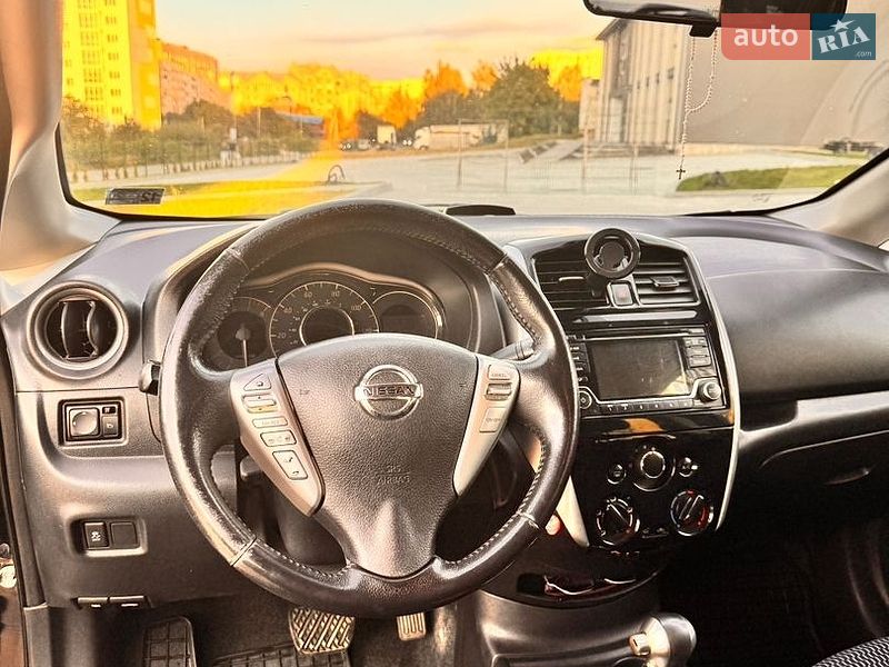 Хэтчбек Nissan Versa Note 2015 в Львове