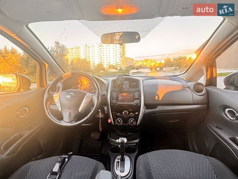 Хэтчбек Nissan Versa Note 2015 в Львове