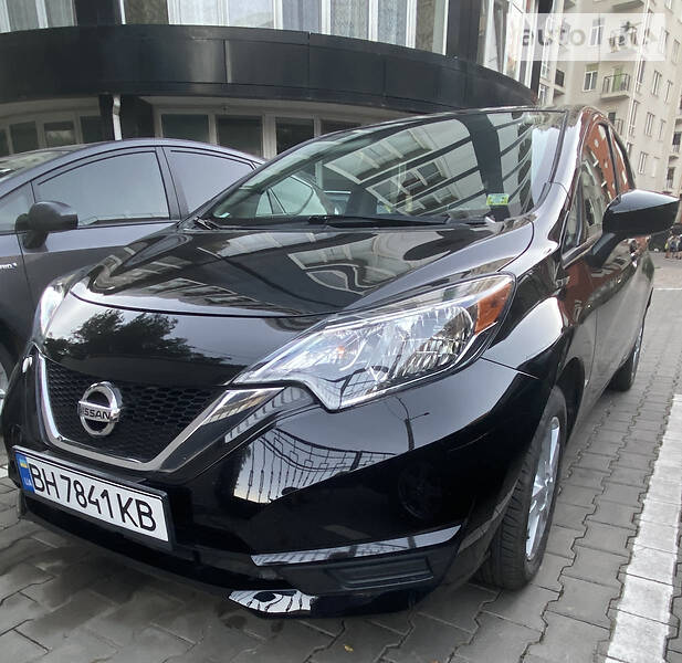 Хетчбек Nissan Versa 2017 в 