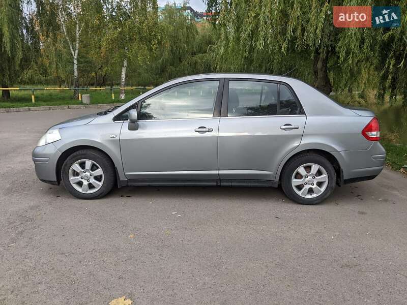 Седан Nissan Versa 2007 в Рівному