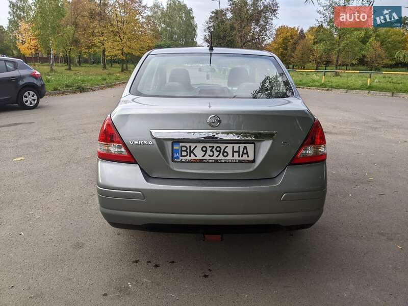 Седан Nissan Versa 2007 в Рівному