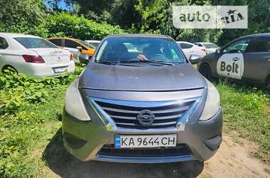 Седан Nissan Versa 2017 в Черновцах