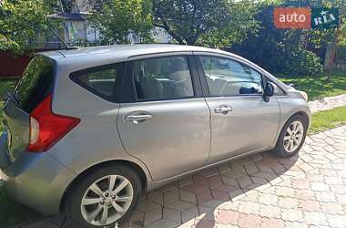 Седан Nissan Versa 2013 в Чернівцях