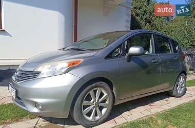 Седан Nissan Versa 2013 в Чернівцях