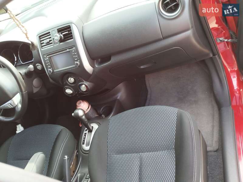 Седан Nissan Versa 2014 в Харькове