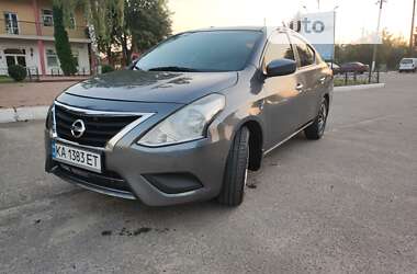 Седан Nissan Versa 2018 в Ставище