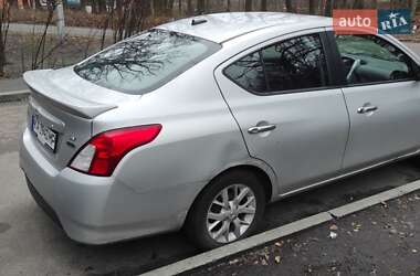 Седан Nissan Versa 2017 в Киеве