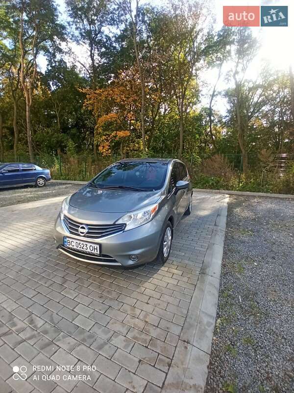 Седан Nissan Versa 2015 в Львове