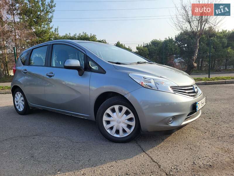 Седан Nissan Versa 2014 в Хмельницькому