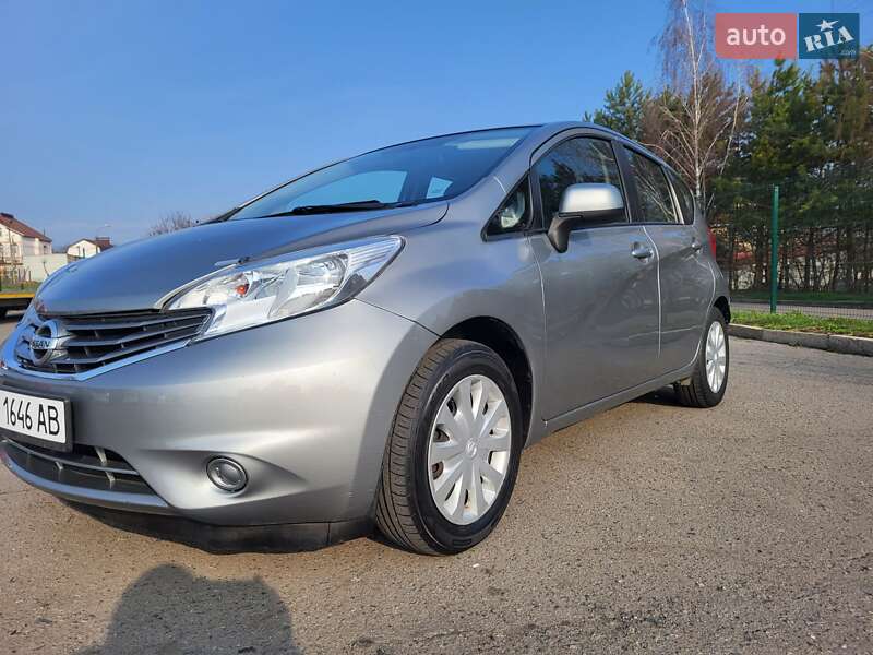Седан Nissan Versa 2014 в Хмельницькому